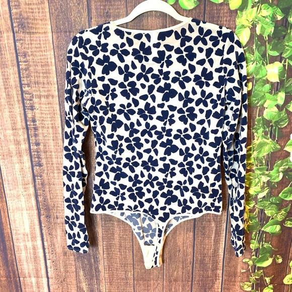 Victoria’s secret: floral velvet bodysuit - Picture 7 of 8